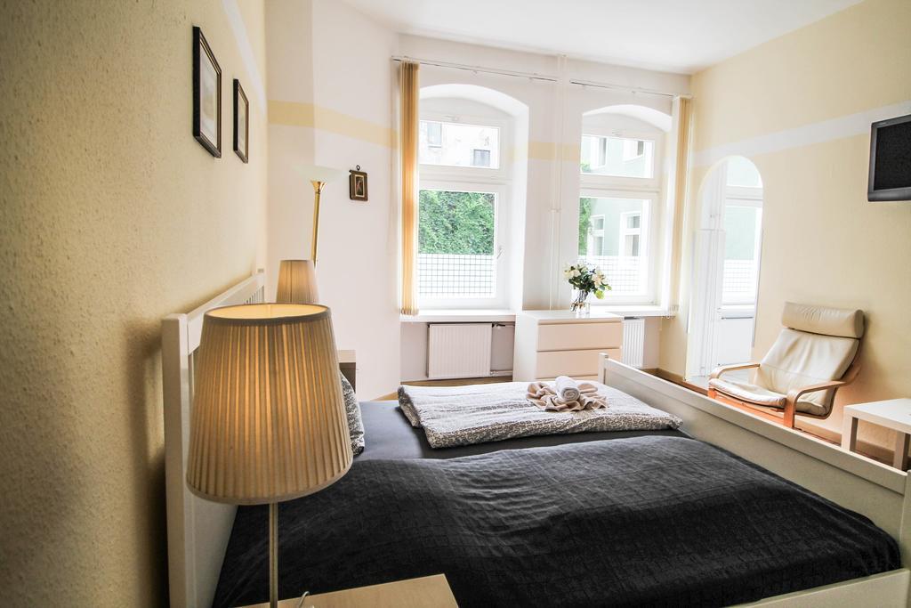 Apartments Kolo 77 เบอร์ลิน ภายนอก รูปภาพ